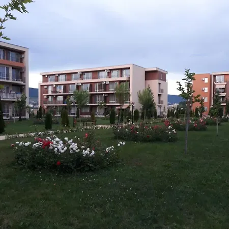 Lägenhet In Holiday Fort Golf Club Slăntjev Brjag